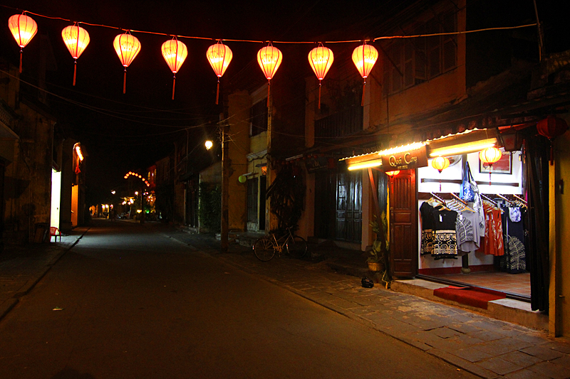 hoi-an-vietnam-bei-nacht