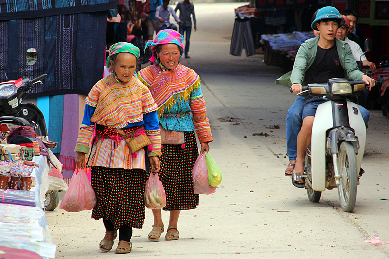 flower-hmong-bac-ha-market