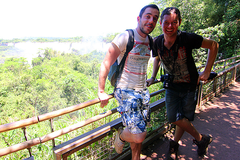 Laurens & Rhys an den Iguazú Fällen
