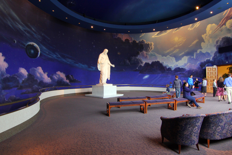 jesus-statue-mormonen-visitors-centre