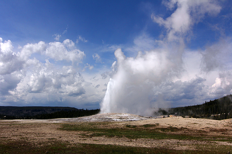 old-faithful-yellowstone-nationalpark