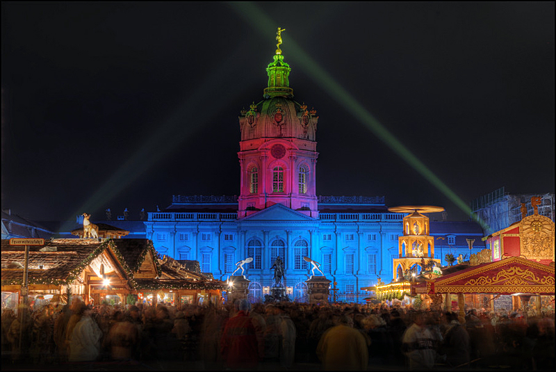 weihnachtsmarkt-vor-dem-schloss-charlottenburg-berlin