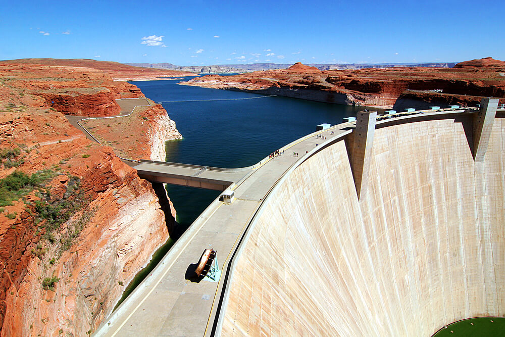 glen-canyon-dam-page-arizona