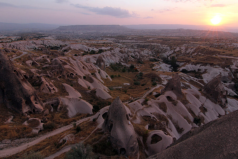 tal-der-tauben-kappadokien-hoehlenhotel-argos-in-cappadocia