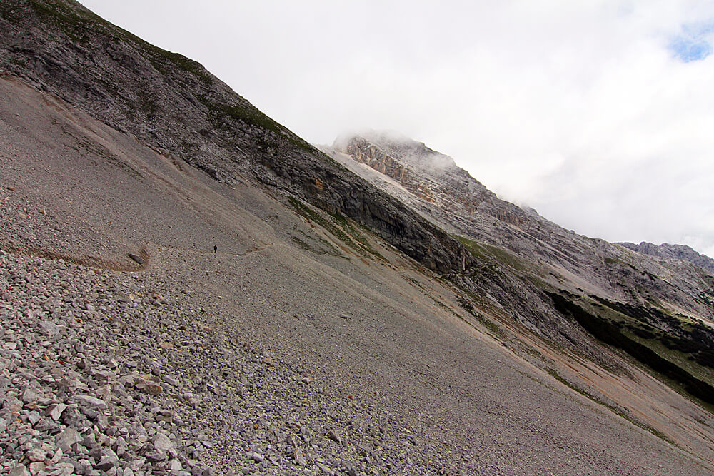 zustieg-vom-lafatscherjoch-zur-bettelwurfhuette-roter-bergweg