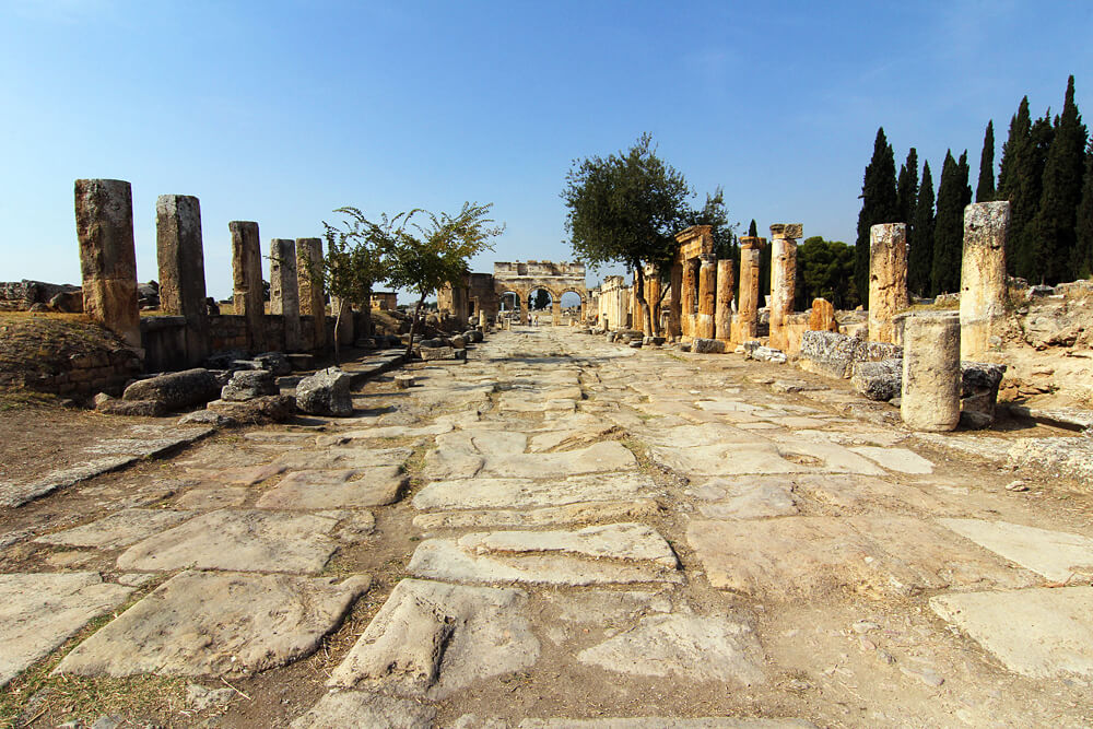 römische-ruinen-pamukkale-türkei