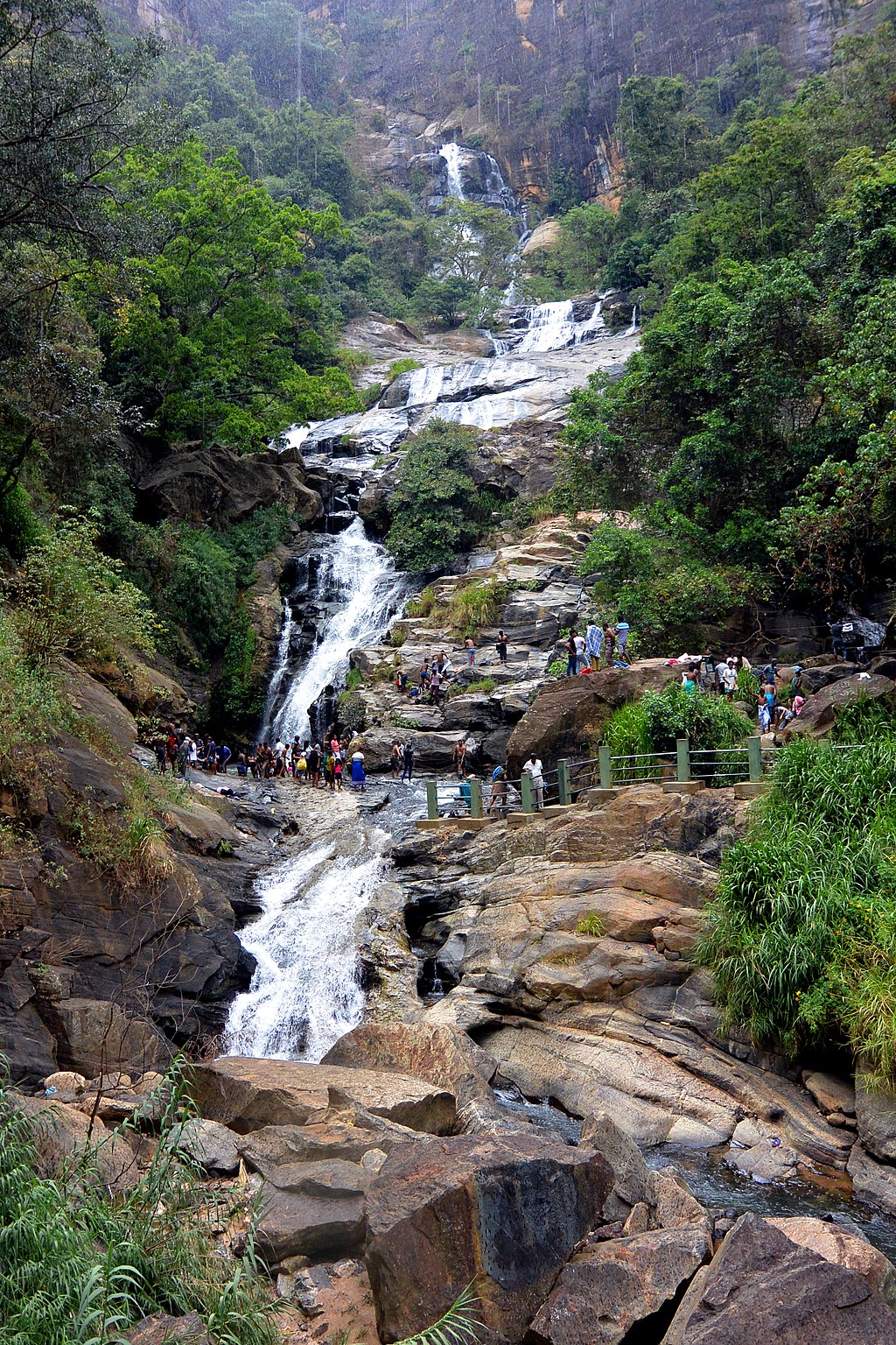 Ravana Ella – mysteriöser Wasserfall im Landesinneren Sri Lankas