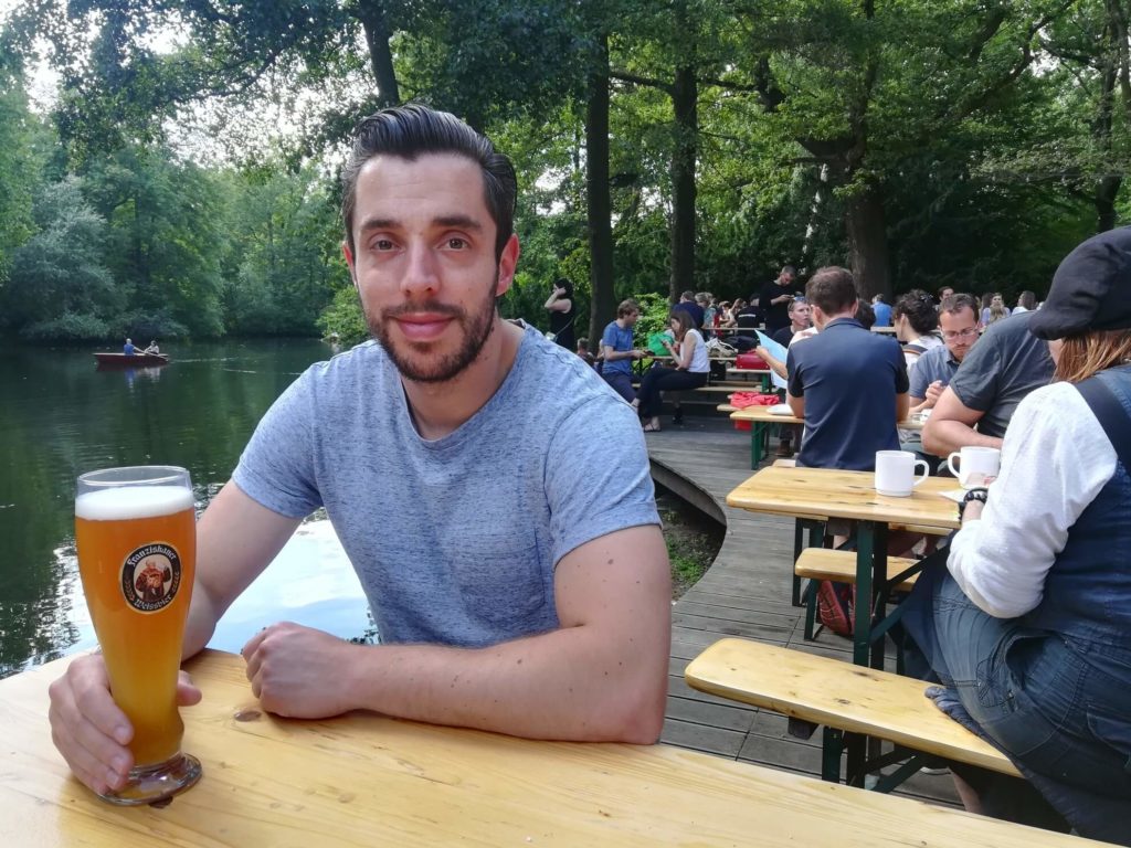 sommer in berlin bier tiergarten café am neuen see